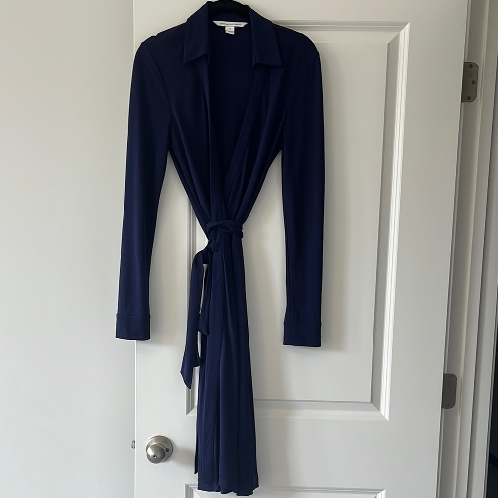DVF DIANE VON FURSTENBERG Navy Wrap Dress - Picture 4 of 6